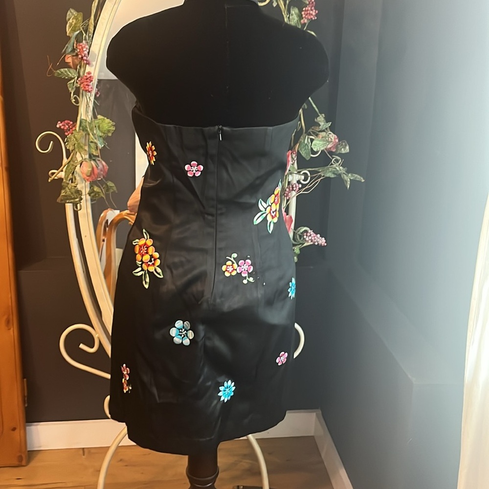 Halter dress - Picture 3 of 10